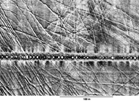 Sonogramme montrant des traces d'extraction de matériaux marins au large de Dieppe.